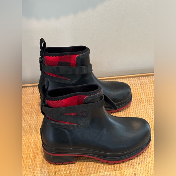 Muck Women's Liberty Ankle Rubber
Boot Red And Black Plaid size 6 / euro 37 new! - Picture 3 of 7